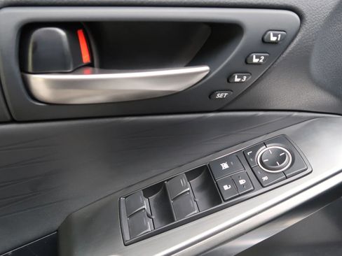 Used 2023 Lexus IS 500 image 27