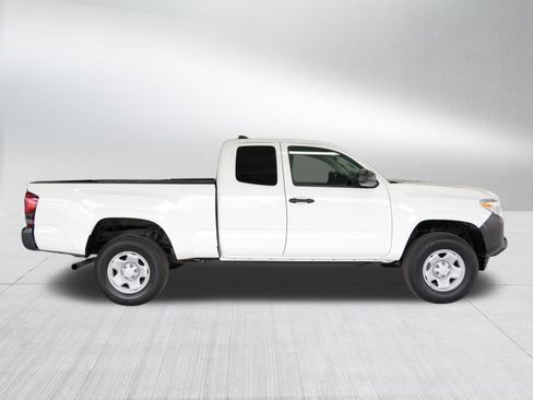 Certified 2022 Toyota Tacoma SR image 9