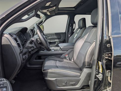 New 2024 RAM 2500 Limited image 15