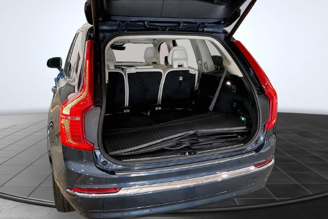 Certified 2025 Volvo XC90 T8 Plus w/ Protection Package Premier AWD/4WD image 7