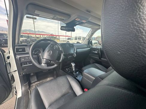 Used 2021 Toyota 4Runner TRD Off-Road Premium w/ Moonroof Package AWD/4WD image 23