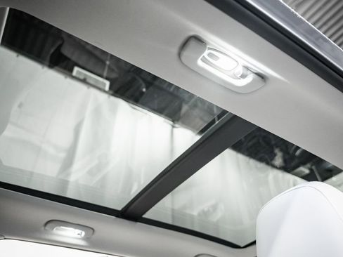 Used 2025 Kia Sorento S w/ Panoramic Sunroof Package image 36