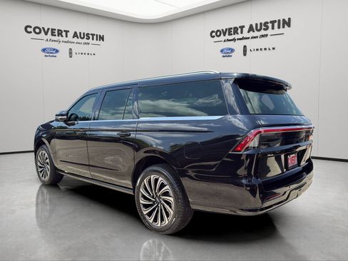 Used 2025 Lincoln Navigator L Black Label AWD/4WD image 4