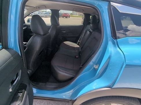 Used 2025 Nissan Kicks SR AWD/4WD image 11