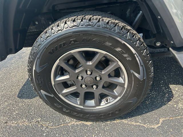 Used 2021 Jeep Gladiator Overland w/ Popular Equipment Package AWD/4WD image 4