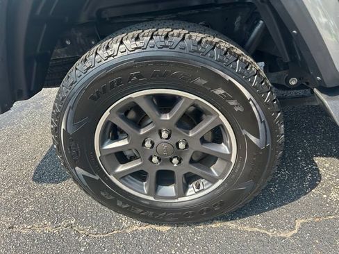 Used 2021 Jeep Gladiator Overland w/ Popular Equipment Package AWD/4WD image 4