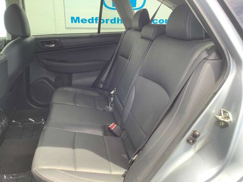 Used 2019 Subaru Outback 3.6R Limited AWD/4WD image 13