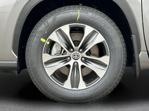 New 2026 Toyota Highlander XLE AWD/4WD image 33