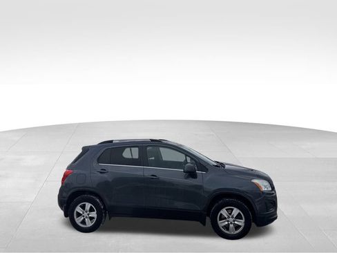 Used 2016 Chevrolet Trax LT w/ LT Sun and Sound Package image 12