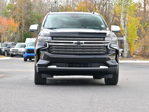 Used 2024 Chevrolet Suburban Premier w/ Premium Package 2 image 35