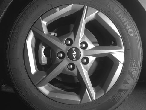 Used 2025 Kia K4 LXS image 12