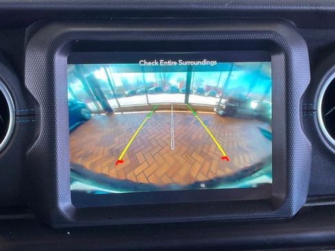 Used 2022 Jeep Wrangler Unlimited Rubicon 4xe w/ Cold Weather Group AWD/4WD image 23