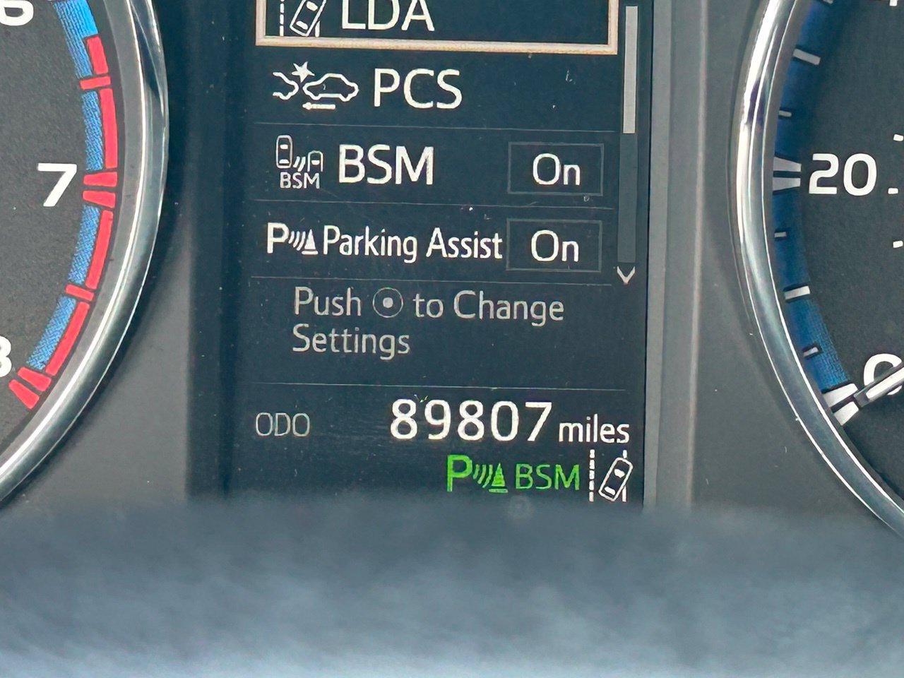 Used 2018 Toyota RAV4 Limited w/ Advanced Technology Package AWD/4WD image 27