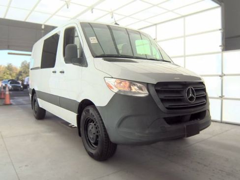 Used 2022 Mercedes-Benz Sprinter 2500 image 1