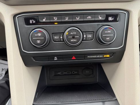 Used 2020 Volkswagen Atlas SE w/ Panoramic Sunroof Package image 21