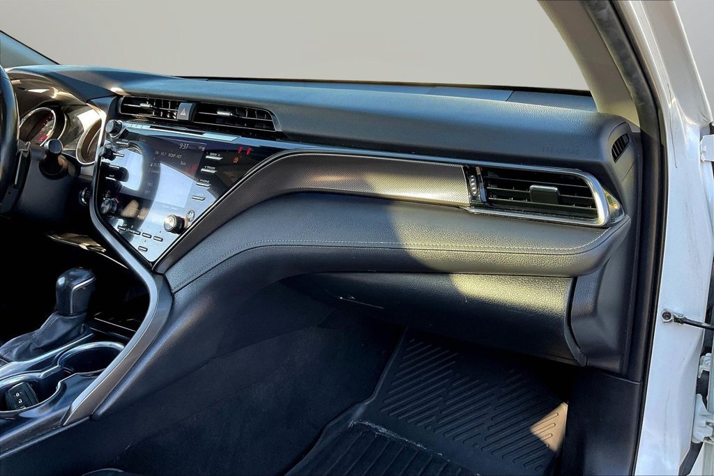 Used 2020 Toyota Camry XSE FWD image 26