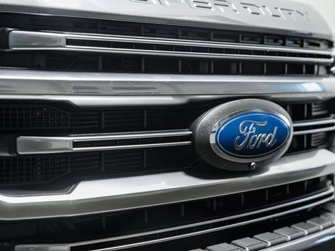 Used 2022 Ford F350 Platinum w/ Tremor Off-Road Package image 12