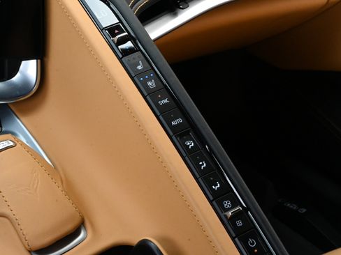 Used 2023 Chevrolet Corvette Stingray Premium Cpe w/ Z51 Performance Package RWD image 17