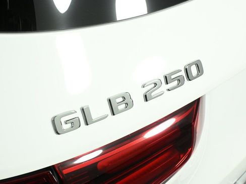 Used 2025 Mercedes-Benz GLB 250 image 28