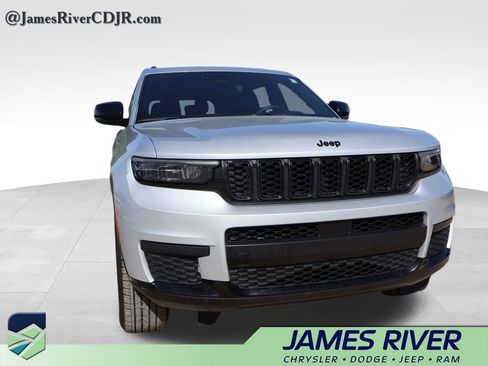 Used 2024 Jeep Grand Cherokee L Laredo AWD/4WD image 7