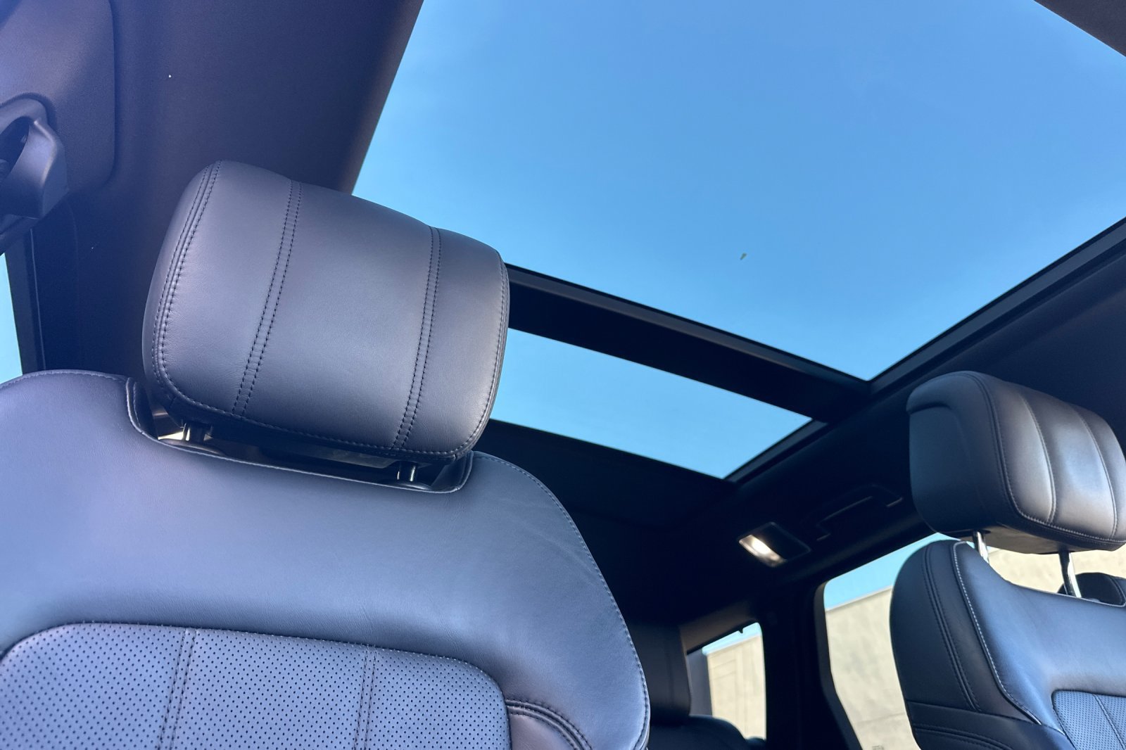 Used 2018 Land Rover Range Rover Sport HSE AWD/4WD image 19