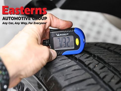 Used 2025 Jeep Wrangler Unlimited Sahara AWD/4WD image 29