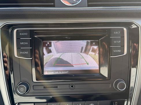 Used 2017 Volkswagen Passat 1.8T S FWD image 17