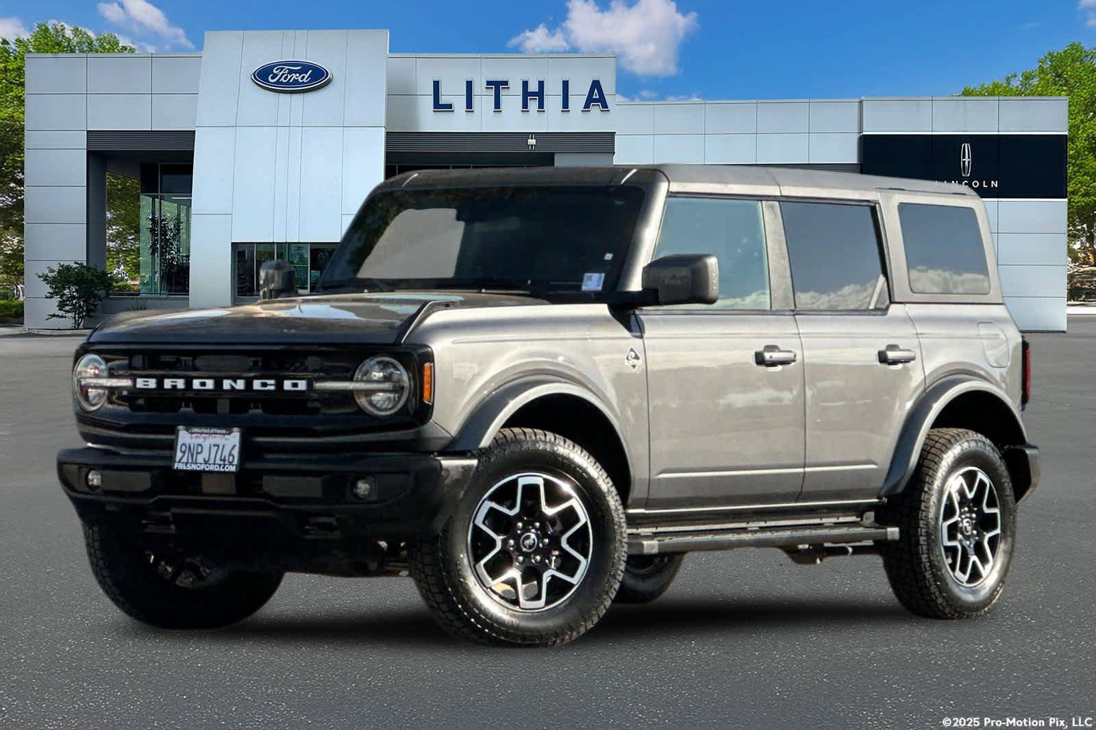 Certified 2024 Ford Bronco Outer Banks AWD/4WD image 1