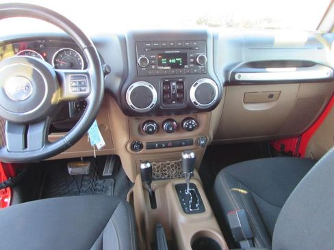 Used 2016 Jeep Wrangler Unlimited Sahara w/ Max Tow Package image 26