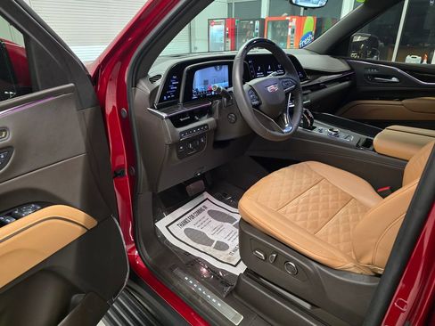 Used 2024 Cadillac Escalade Sport w/ Touring Package AWD/4WD image 17