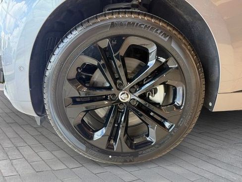New 2025 Jaguar F-PACE R-Dynamic S AWD/4WD image 9
