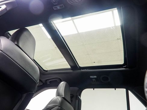 Used 2022 Ford Explorer ST image 40