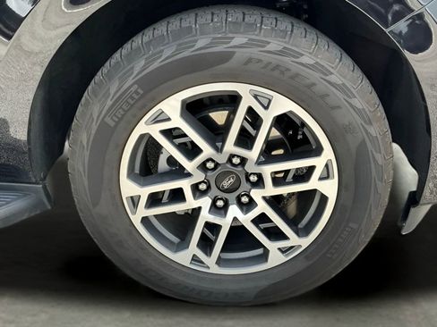 Used 2025 Ford Expedition Max Active AWD/4WD image 13