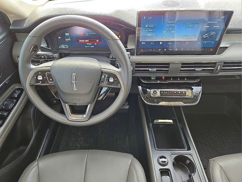 Used 2023 Lincoln Corsair AWD image 17