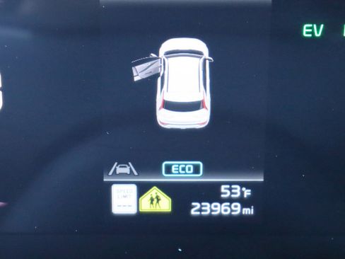 Used 2023 Kia Niro SX image 31