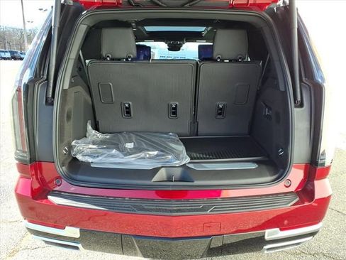 New 2026 Cadillac Escalade Luxury w/ LPO, Radiant Package image 5