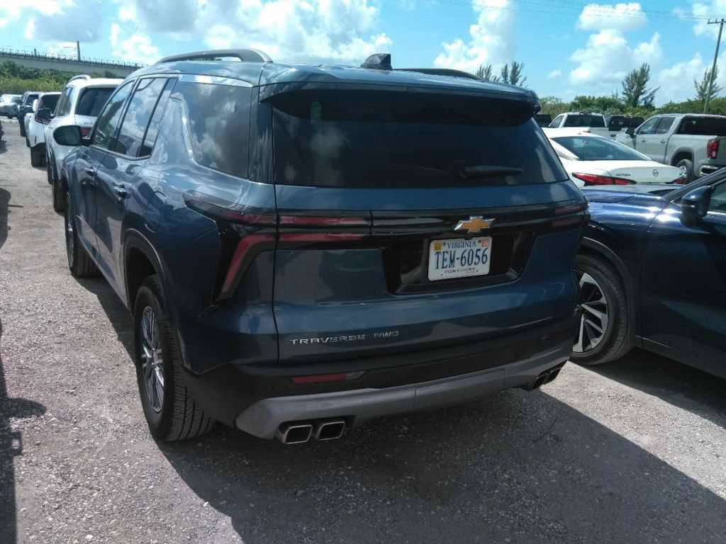 Used 2025 Chevrolet Traverse LT AWD/4WD image 6