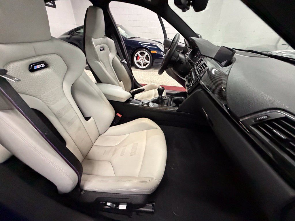 Used 2018 BMW M3 RWD image 33