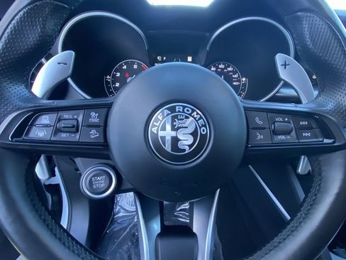 Used 2022 Alfa Romeo Stelvio Veloce image 16
