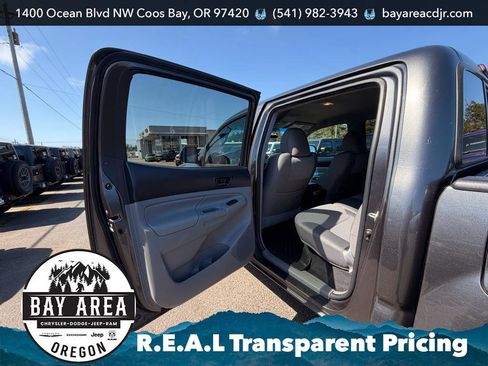 Used 2015 Toyota Tacoma 4x4 Double Cab w/ TRD Off-Road Package image 18