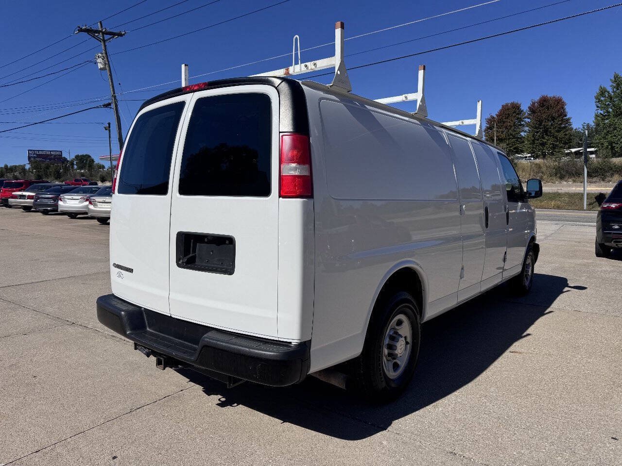 Used 2018 Chevrolet Express 3500 Extended w/ Driver Convenience Package RWD image 7