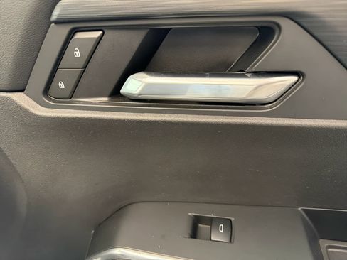 Used 2025 GMC Acadia Elevation image 33