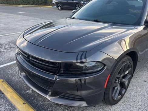 Used 2019 Dodge Charger SXT w/ Plus Group RWD image 2