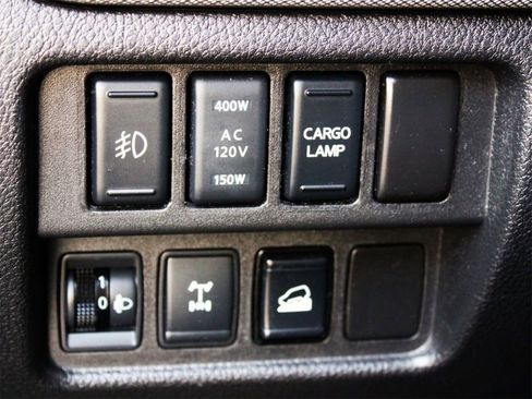 Used 2018 Nissan Titan PRO-4X w/ Pro-4x Convenience Package image 26