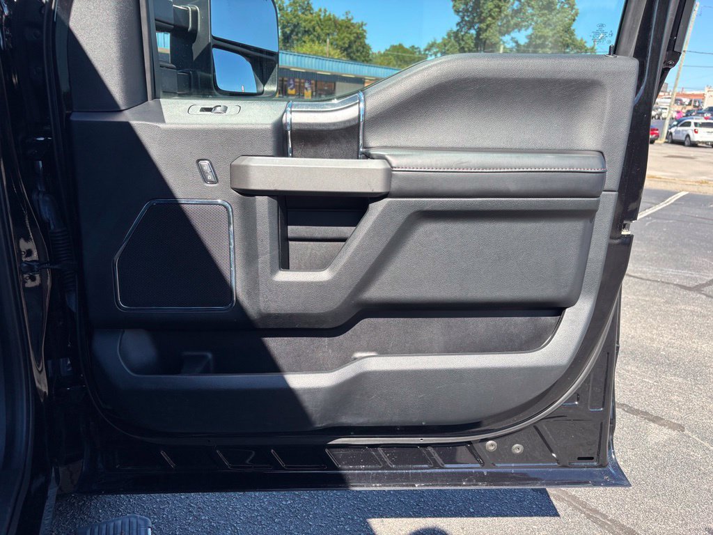 Used 2019 Ford F150 Platinum w/ Equipment Group 701A Luxury AWD/4WD image 26
