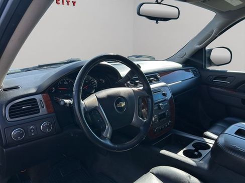 Used 2012 Chevrolet Suburban LT image 27