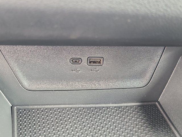 New 2027 Chevrolet Equinox LT w/ Convenience Package II FWD image 33