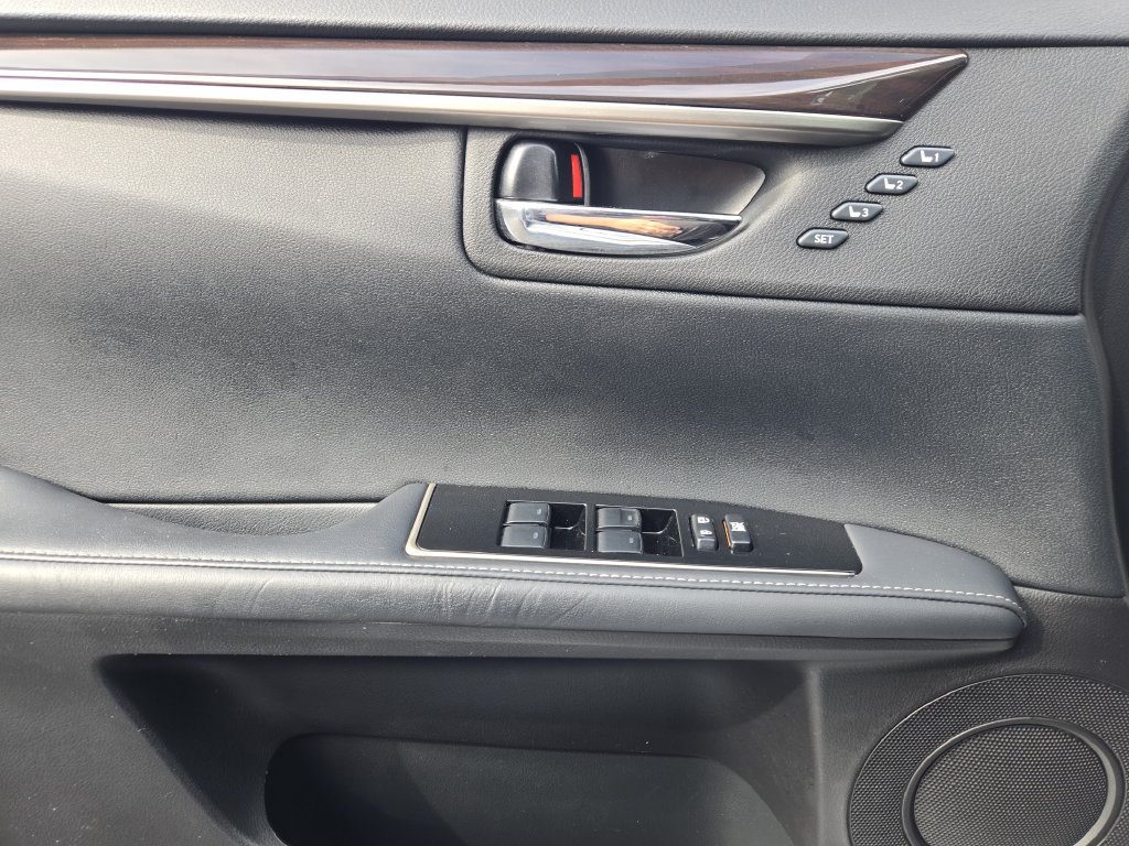 Used 2018 Lexus ES 350 w/ Navigation System Package FWD image 23