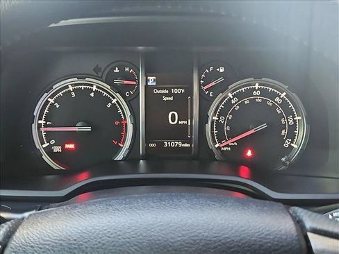 Used 2020 Toyota 4Runner TRD Off-Road Premium AWD/4WD image 11