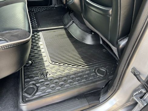 Used 2025 RAM 1500 Laramie AWD/4WD image 18